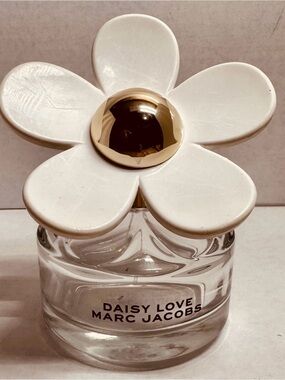 Marc Jacobs Daisy Love White & Gold Flower Jar Accent - empty bottle